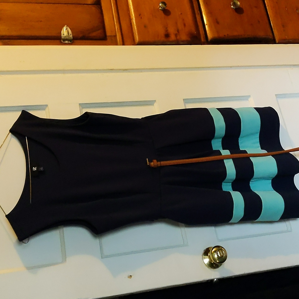 Sleeveless Dress with belt